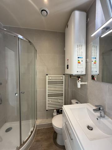 Studio ASNIERES_13 min gare SNCF _ 4ème étage sur 4 _ 22 m2