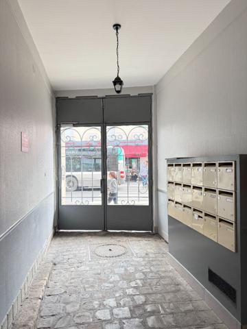 Studio ASNIERES_13 min gare SNCF _ 4ème étage sur 4 _ 22 m2