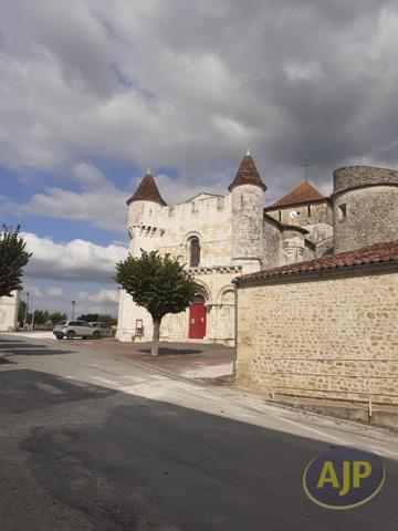 Location appartement Ecoyeux : 390 € - AJP Immobilier Saintes