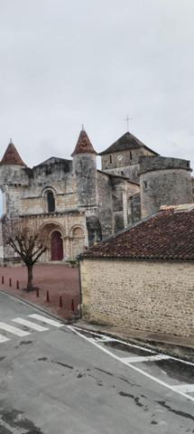 Location appartement Ecoyeux : 390 € - AJP Immobilier Saintes