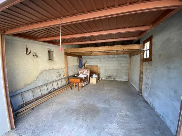 Maison avec jardin et garages au Dorat!