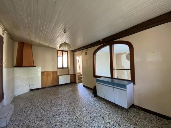 Maison avec jardin et garages au Dorat!