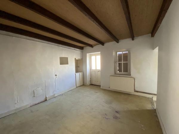 Maison avec jardin et garages au Dorat!