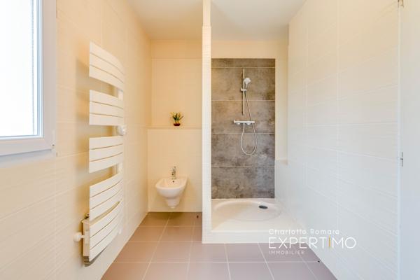 Aurons (13121) VILLA CONTEMPORAINE AU CALME AVEC VUE PANORAMIQUE