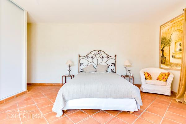 Aurons (13121) VILLA CONTEMPORAINE AU CALME AVEC VUE PANORAMIQUE