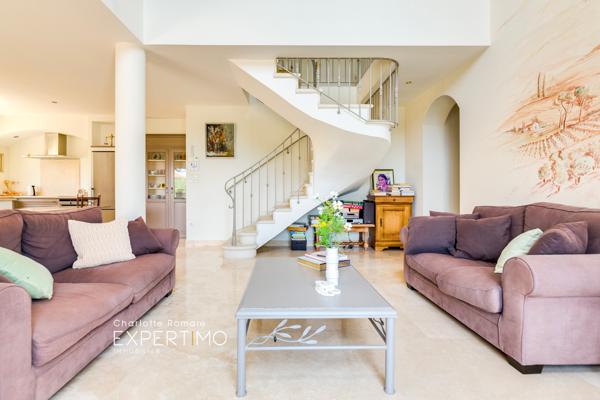 Aurons (13121) VILLA CONTEMPORAINE AU CALME AVEC VUE PANORAMIQUE