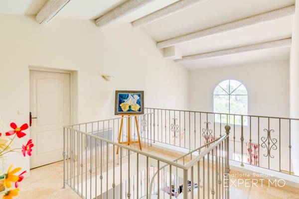 Aurons (13121) VILLA CONTEMPORAINE AU CALME AVEC VUE PANORAMIQUE