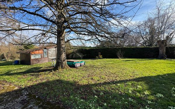 Terrain à vendre    Saint-Romain-de-Jalionas