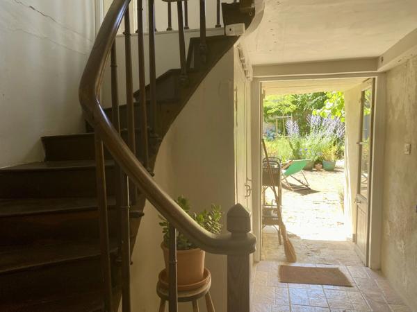 Charmante maison de ville située dans le village de L'Isle-Jourdain