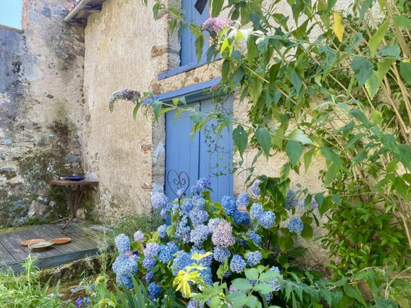 Charmante maison de ville située dans le village de L'Isle-Jourdain