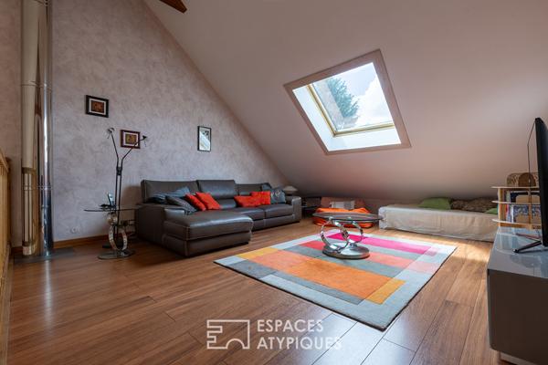 Maison familiale avec piscine et vue dégagée dans un cadre paisible