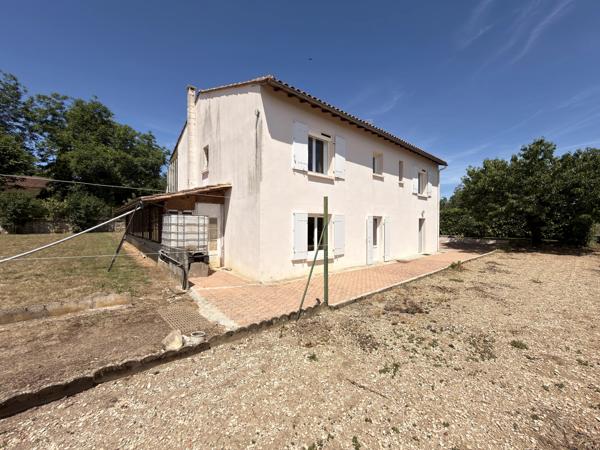 Charmante maison de plain-pied avec garage et jardin clos