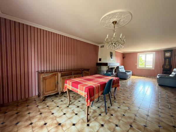 Charmante maison de plain-pied avec garage et jardin clos