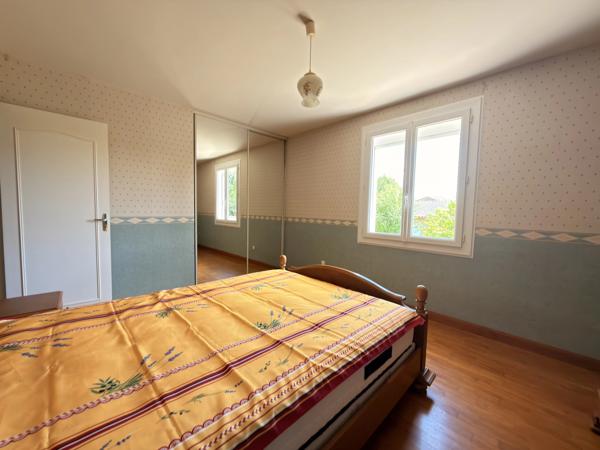 Charmante maison de plain-pied avec garage et jardin clos