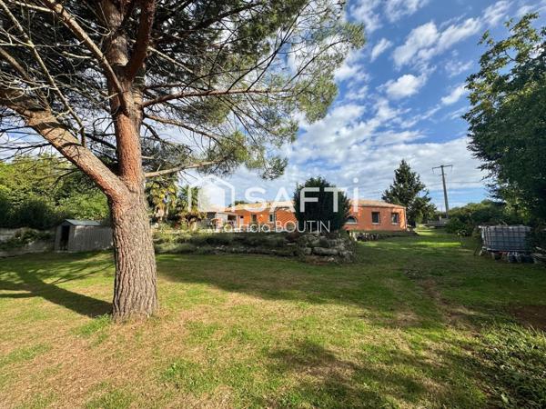 PAVILLON 4 CHAMBRES GARAGE ET PISCINE A VOUILLE !