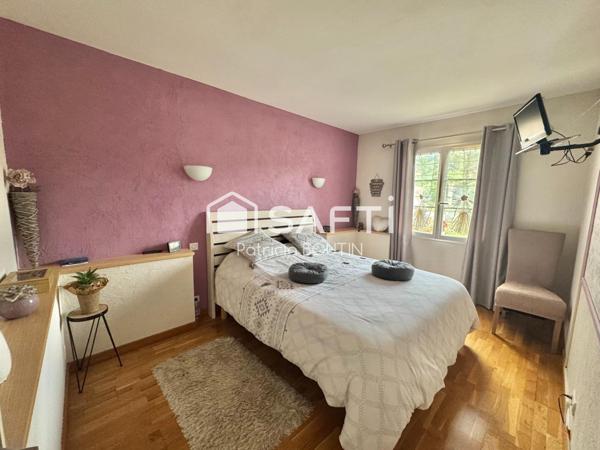 PAVILLON 4 CHAMBRES GARAGE ET PISCINE A VOUILLE !