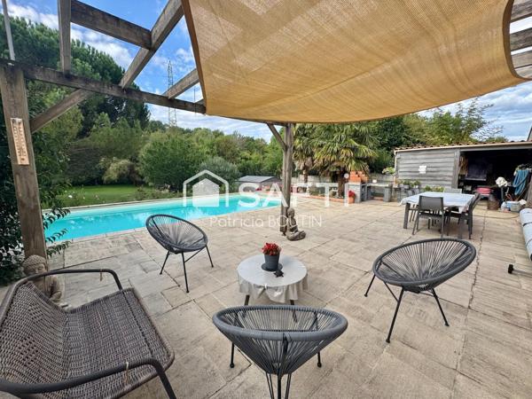 PAVILLON 4 CHAMBRES GARAGE ET PISCINE A VOUILLE !