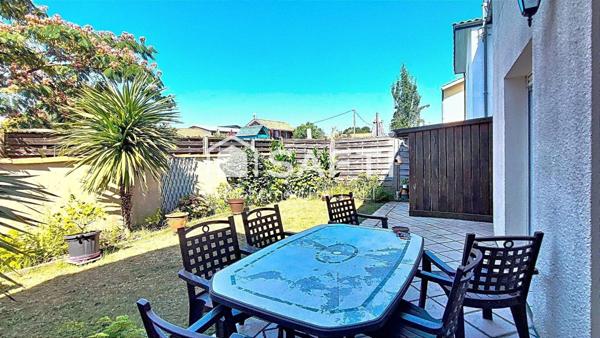 Hyper centre, calme, maison 3 ch, Garage et jardin