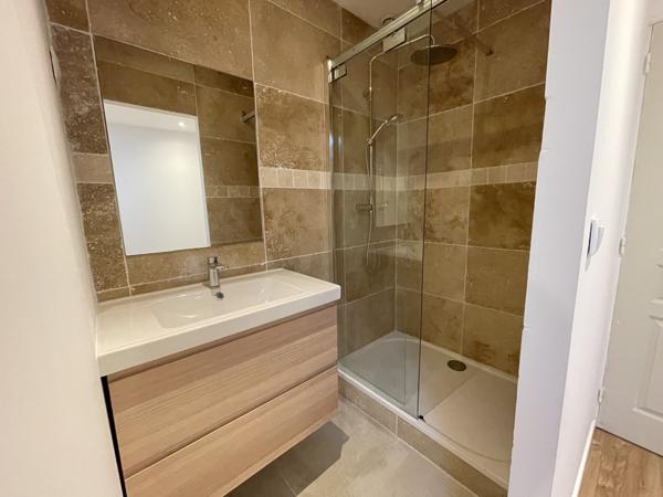 Montpellier (34000) Maison de village avec cour et parking