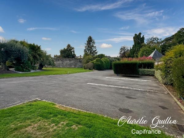 Maison d’architecte de plain-pied de 254 m² avec piscine intérieure et terrain de 3000 m² en plein cœur de Ploërmel