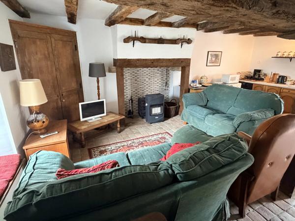 Maison de campagne avec maison d'amis attenante, terrain et enclos
