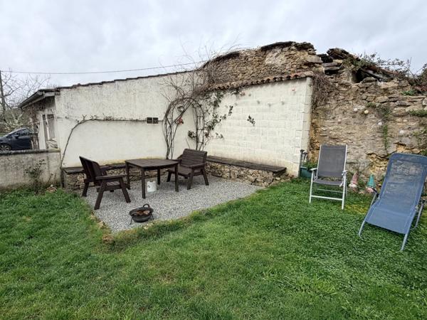 Maison de campagne avec maison d'amis attenante, terrain et enclos