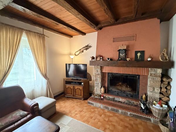 Maison de campagne avec maison d'amis attenante, terrain et enclos