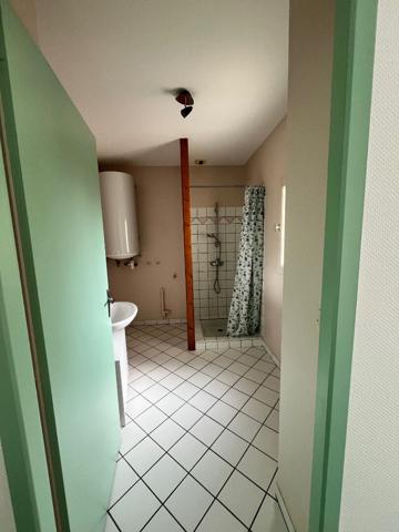 JONZAC - APPARTEMENT T2 - LIBRE LE 11 AOUT