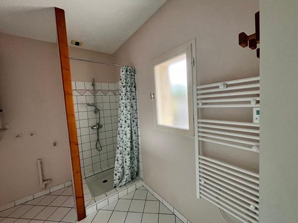JONZAC - APPARTEMENT T2 - LIBRE LE 11 AOUT