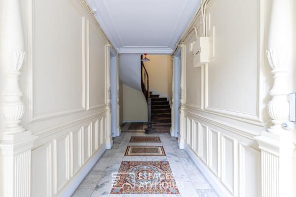 Appartement dans une maison avec jardin, quartier Commerce