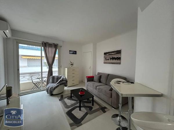 Appartement à louer 1 pièce 28.1m²