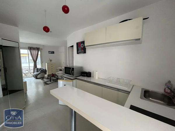 Appartement à louer 1 pièce 28.1m²