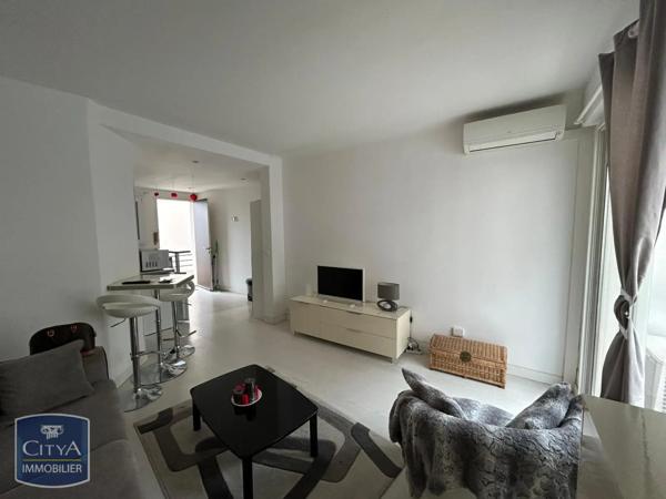Appartement à louer 1 pièce 28.1m²