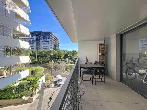 T2 RECENT AVEC TERRASSE - PROCHE TRAM