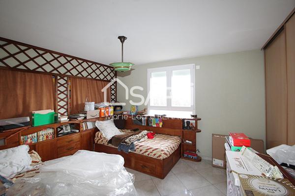 Plain-pied - Bel environnement - Garage - Piscine