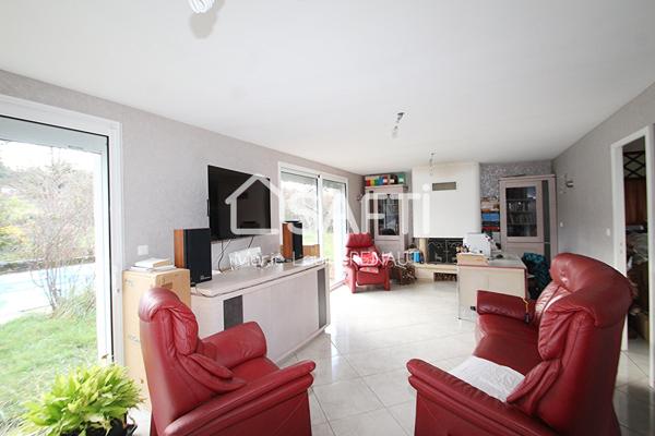 Plain-pied - Bel environnement - Garage - Piscine