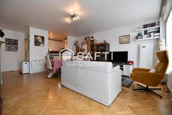 Appartement de quatre pièces! Résidence de 2008!