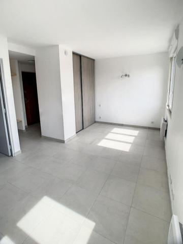 STUDIO RÉNOVÉ Á PROXIMITÉ D'INTERMARCHÉ - CAVE