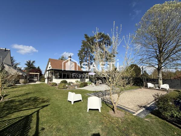 AMBOISE – Maison familiale de standing avec jardin paysagé