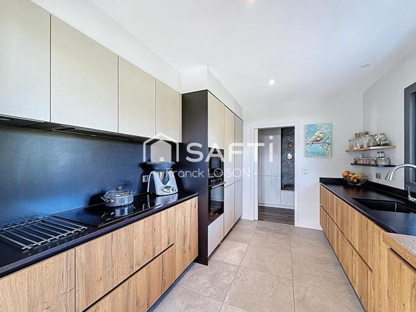 AMBOISE – Maison familiale de standing avec jardin paysagé