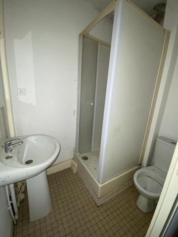 IMMEUBLE CENTRE NIORT 2T2  AVEC TRAVAUX ET GARAGE