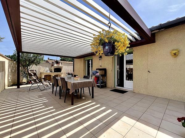 EXCLUSIVITE - VILLA DE PLAIN PIED SUR 552 M² DE TERRAIN AVEC PISCINE HORS SOL