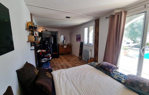 Maison familiale avec piscine   200 m2 surface au sol   Sud de Lyon (15 min)