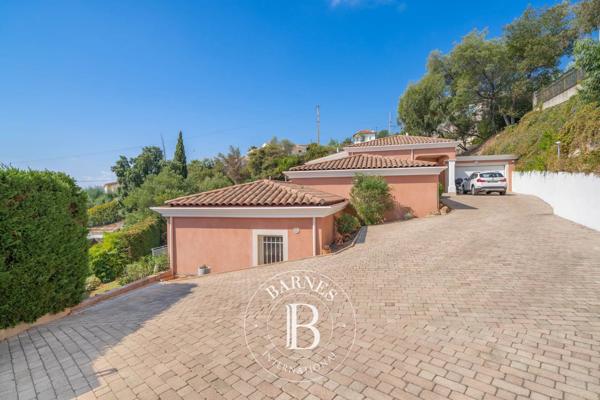 Mandelieu-la-Napoule, Villa 4 Chambres -  204 m² à vendre