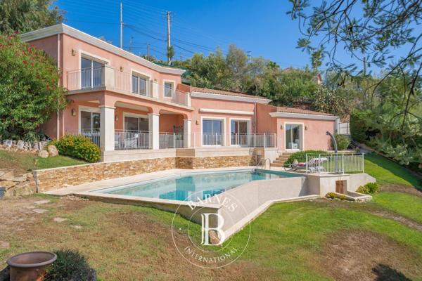 Mandelieu-la-Napoule, Villa 4 Chambres -  204 m² à vendre