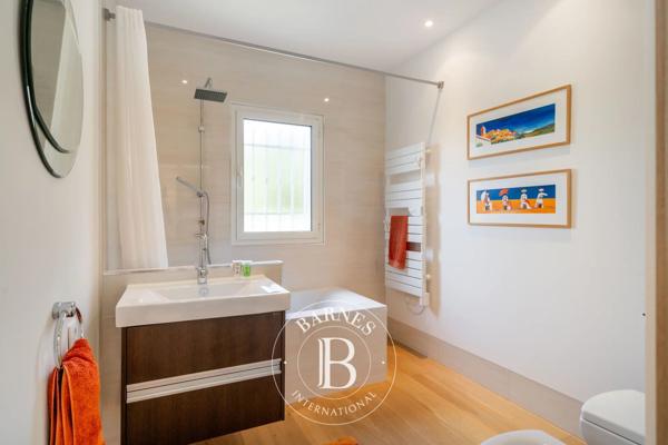 Mandelieu-la-Napoule, Villa 4 Chambres -  204 m² à vendre