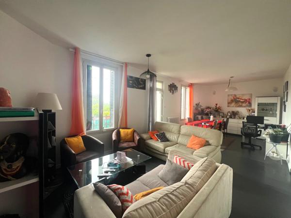 Maison 5 pièces130 m2 et dépendance 50m² sur terrain de 1165m² située à Paron