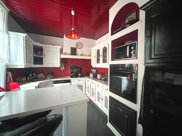 Maison 5 pièces130 m2 et dépendance 50m² sur terrain de 1165m² située à Paron