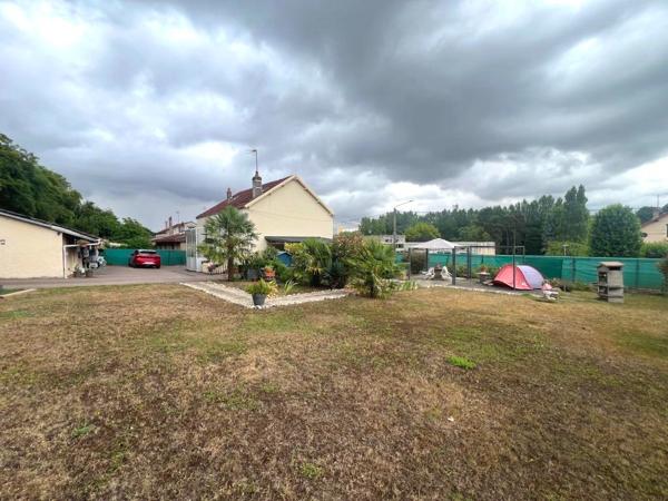 Maison 5 pièces130 m2 et dépendance 50m² sur terrain de 1165m² située à Paron