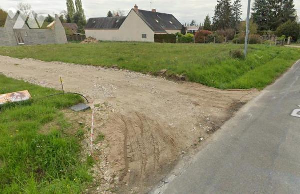 Terrain à bâtir non viabilisé situé à VITRY AUX LOGES, route de l'Etang de la Vallée
